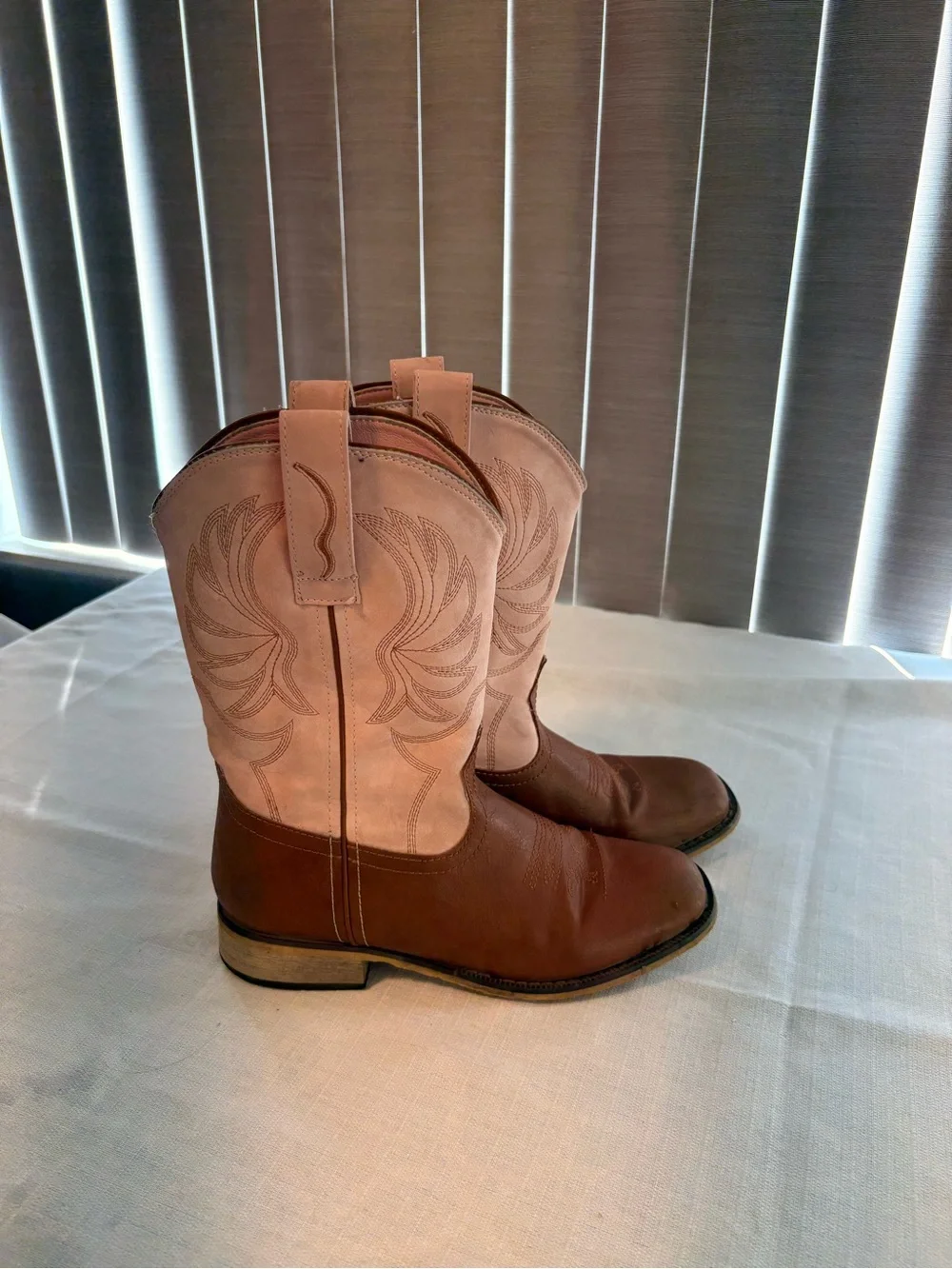 Rollda Kids Western Cowboy Boots Size 5 Brown & Pink Embroidered